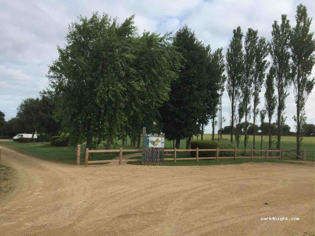(29430) Lanhouarneau - D788 — foto 2