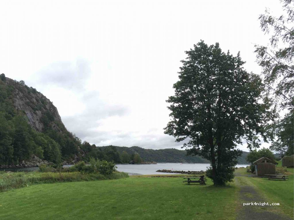 (4580) Lyngdal - Unnamed Road — foto