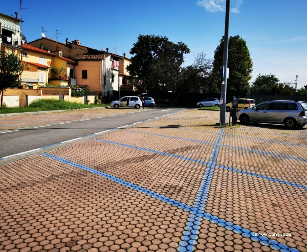 Parcheggio Via Felice Cavallotti — foto