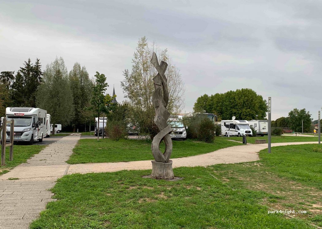 (88500) Mirecourt - 8 Place Thierry — foto 4