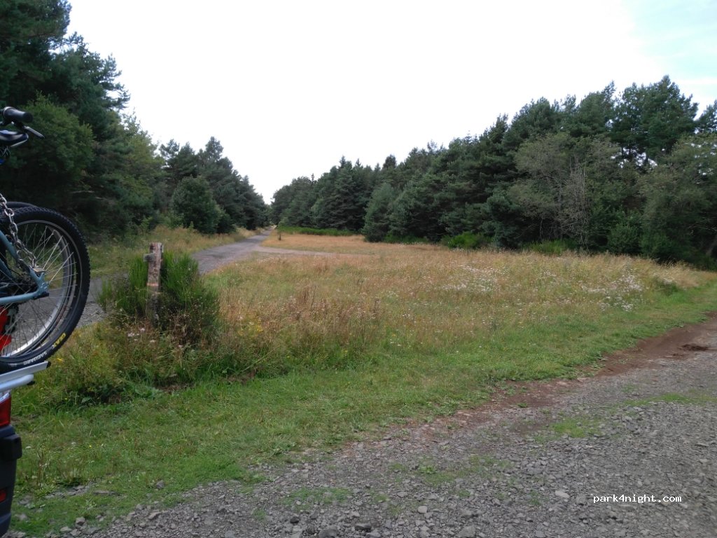 (63710) Le Vernet-Sainte-Marguerite - Unnamed Road — foto