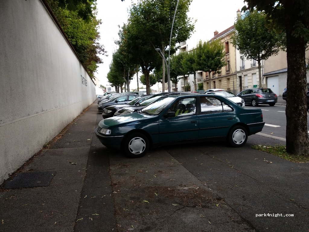 (51100) Reims - 38 Boulevard Victor Hugo — foto