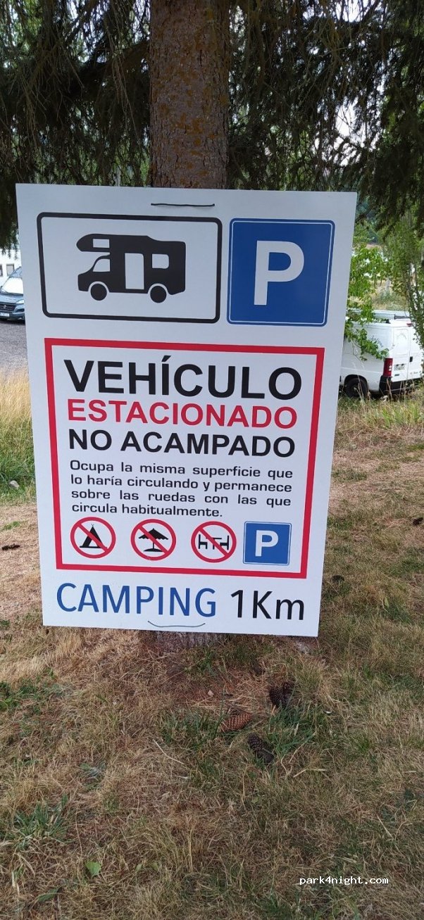 Aparcamiento de autocaravanas Riaño — foto