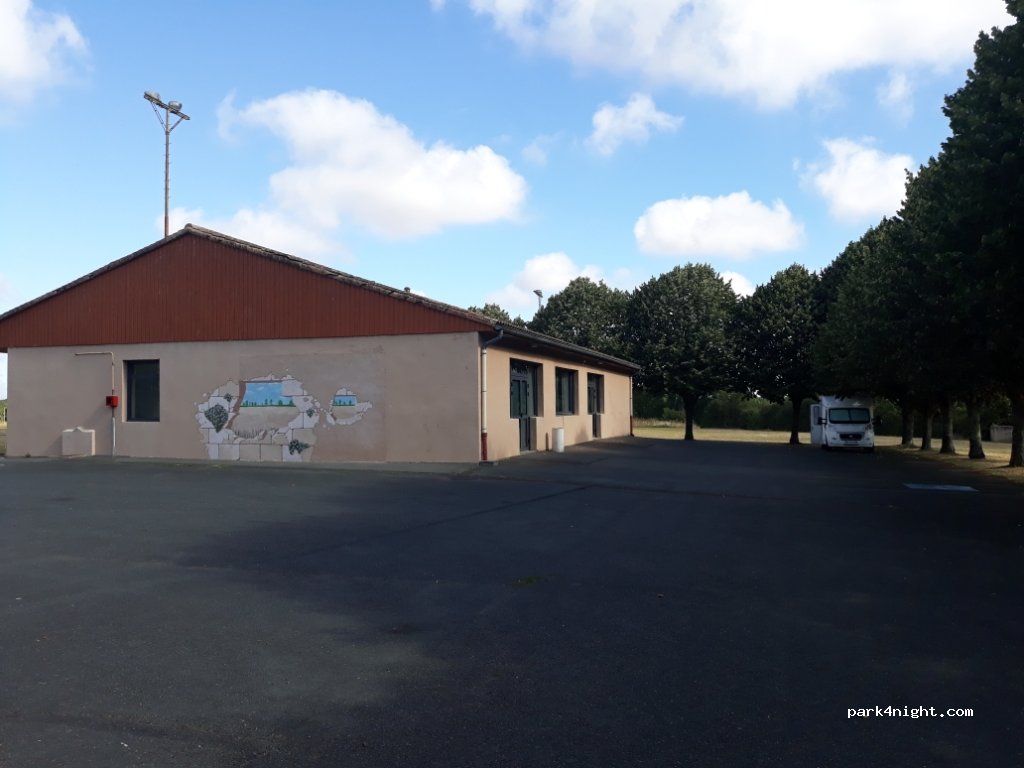 (86190) Chiré-en-Montreuil - Chemin des Tranchées — foto