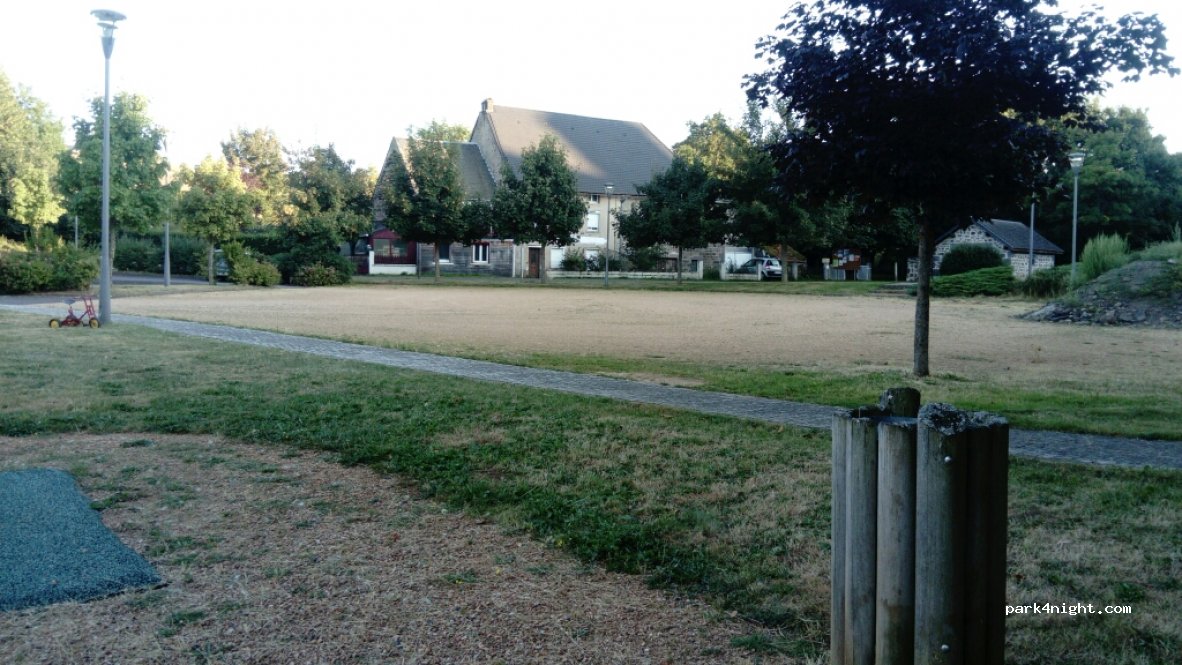 (63970) Saulzet-le-Froid - 3 D74 — foto 2