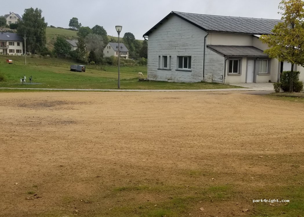 (63970) Saulzet-le-Froid - 3 D74 — foto 4