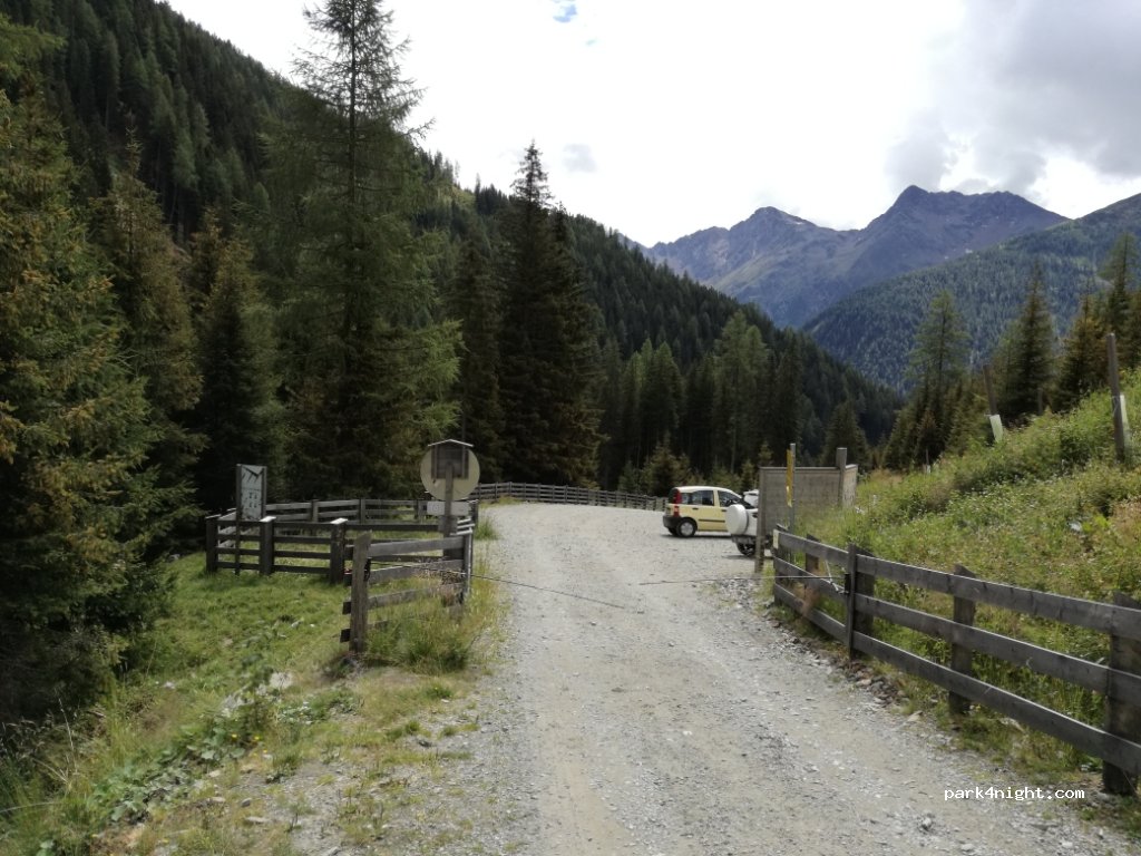 (9963) St. Jakob in Defereggen - Unnamed Road — foto