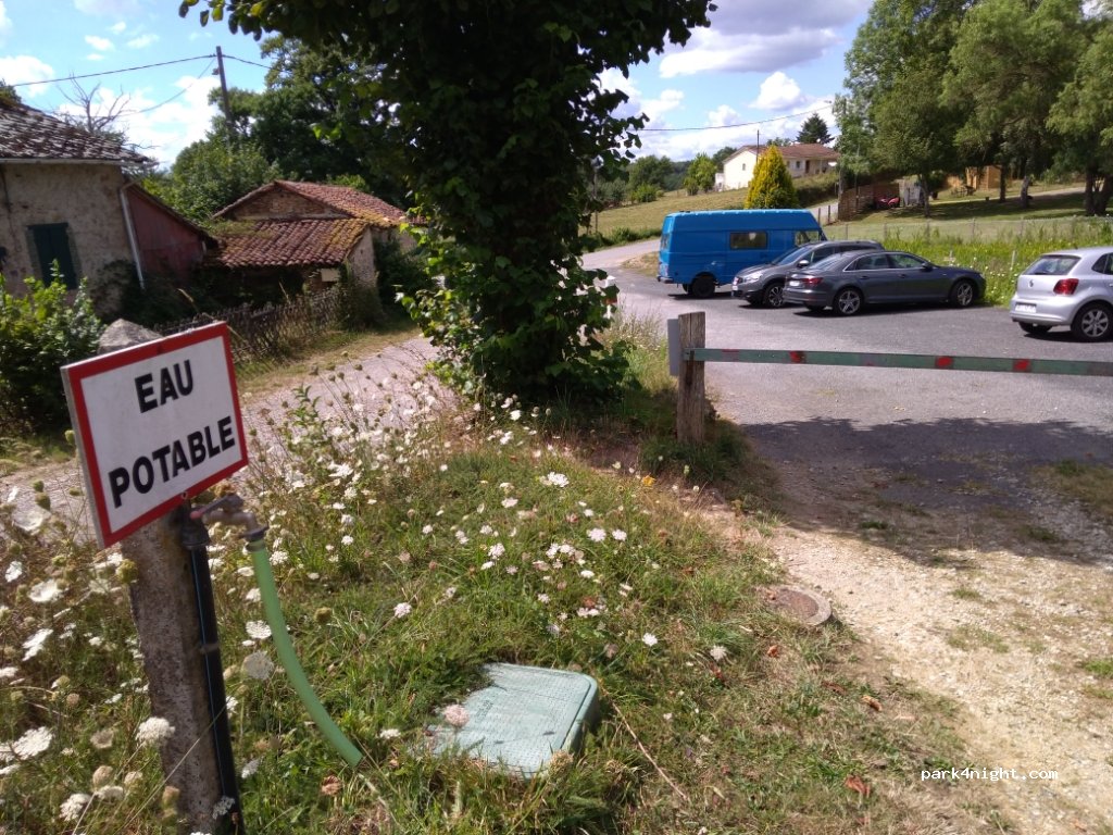 (87260) Saint-Genest-sur-Roselle - Les Gannes — foto 3