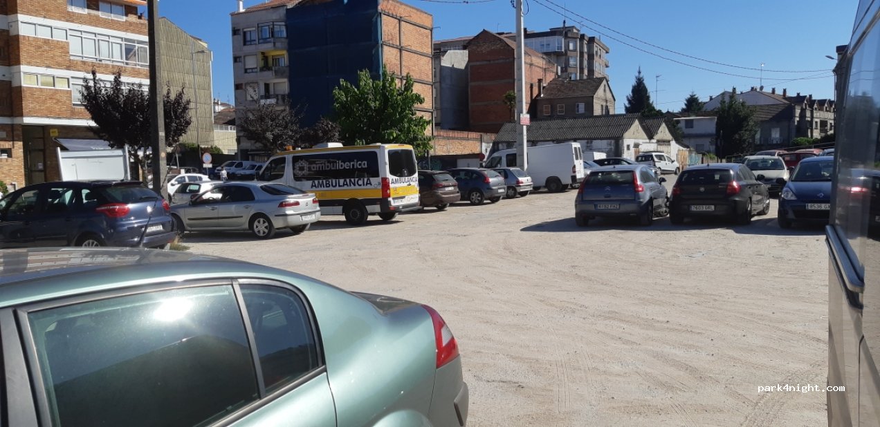 (36700) Tui - 4 Rúa Ourense — foto