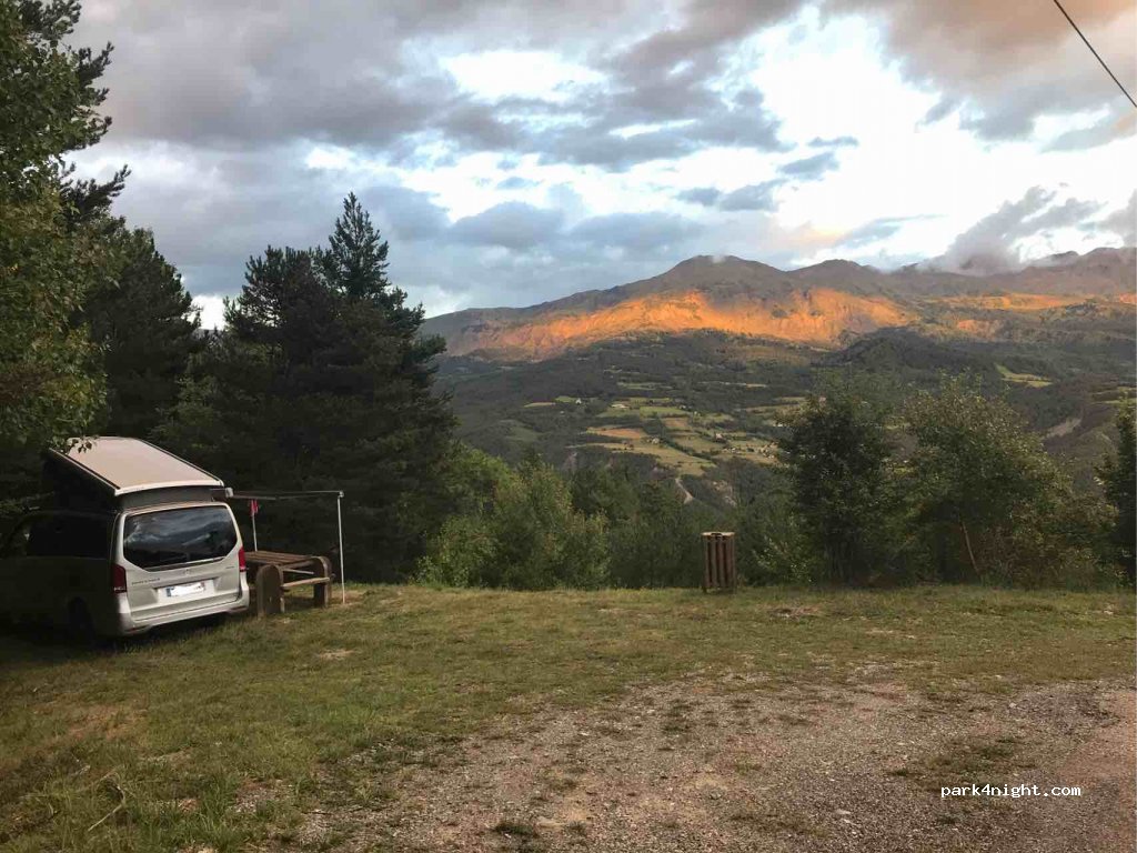(04400) Faucon-de-Barcelonnette - Bouzoulières — foto