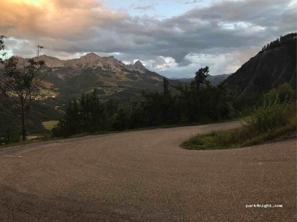 (04400) Faucon-de-Barcelonnette - Bouzoulières — foto 2