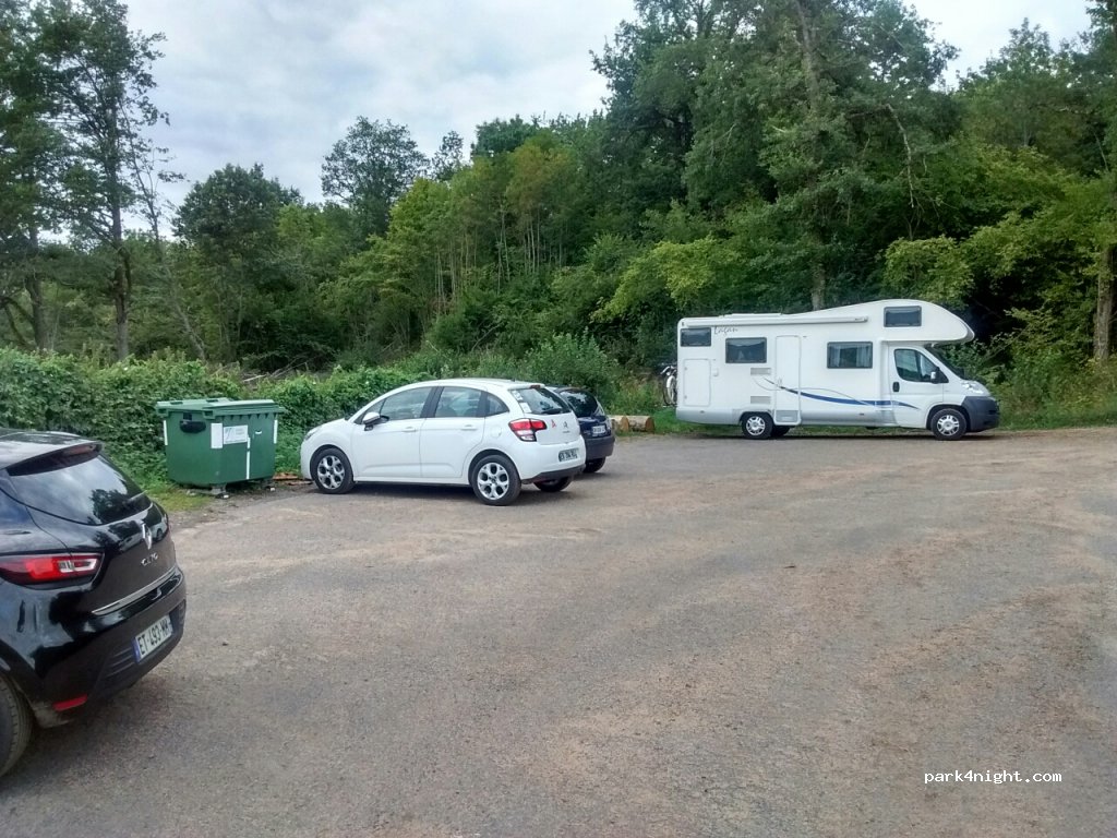 (03250) Ferrières-sur-Sichon - Unnamed Road — foto