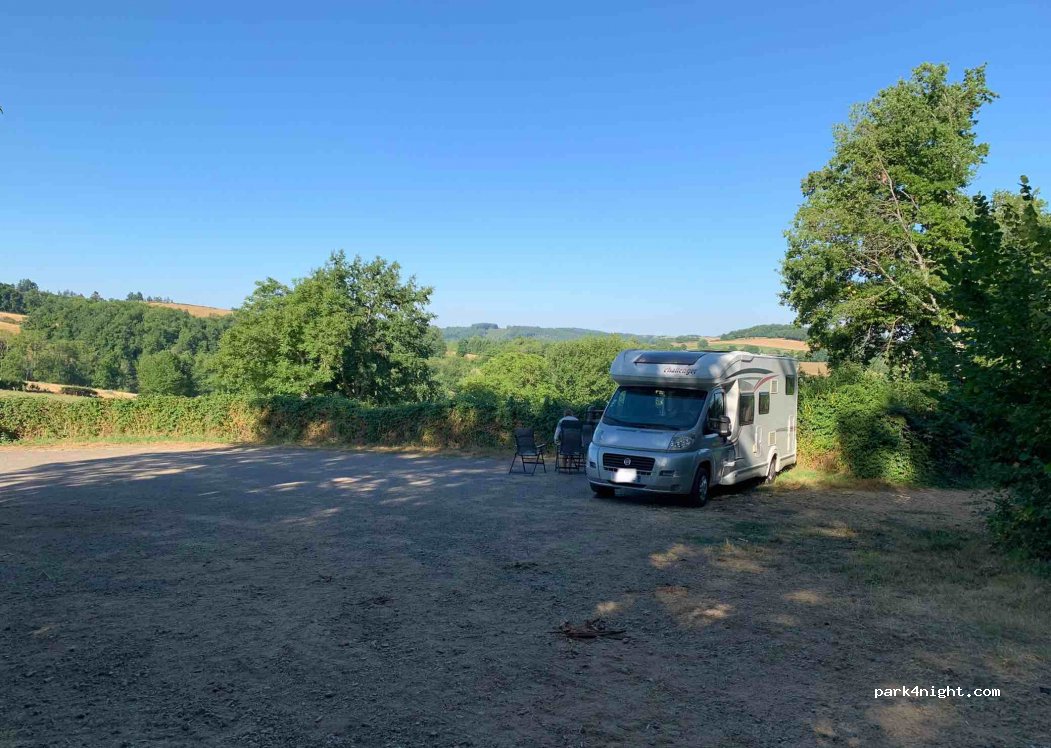 (03250) Ferrières-sur-Sichon - Unnamed Road — foto 3