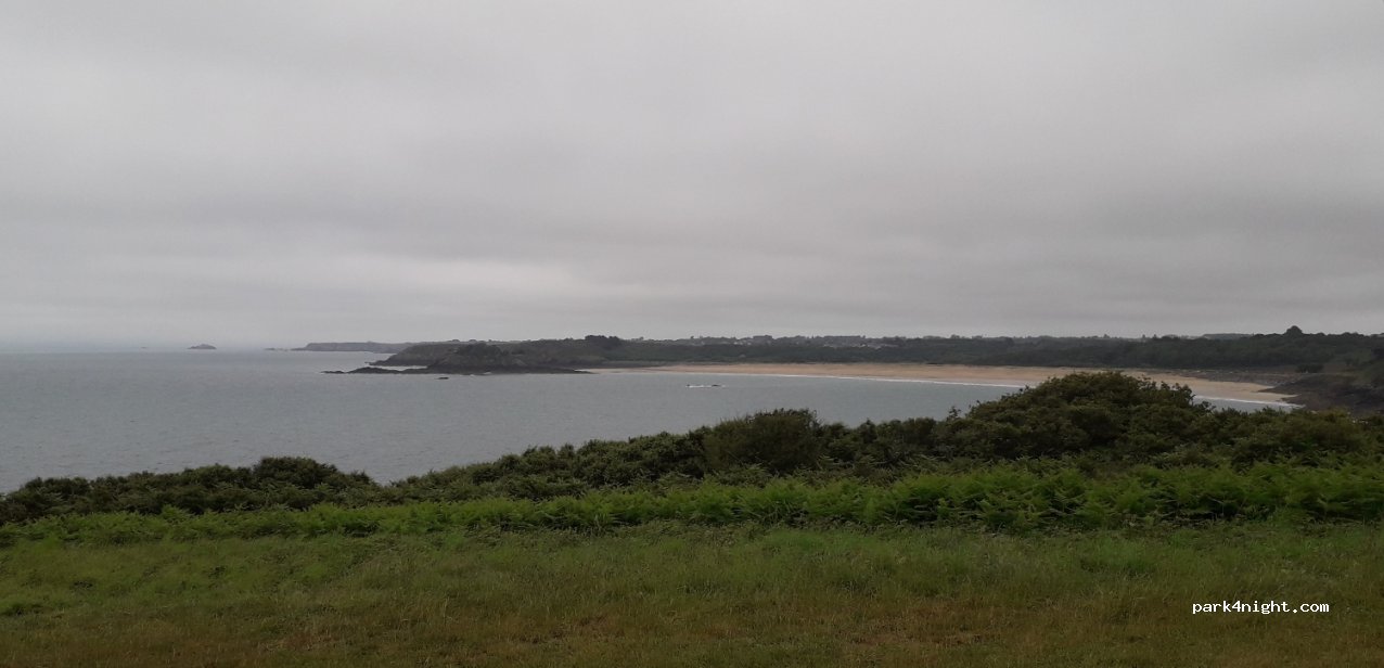 (35350) Saint-Coulomb - Unnamed Road — foto 2