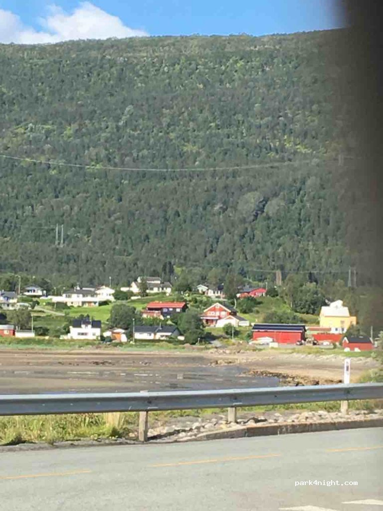 (8530)  - Trollvikveien — foto