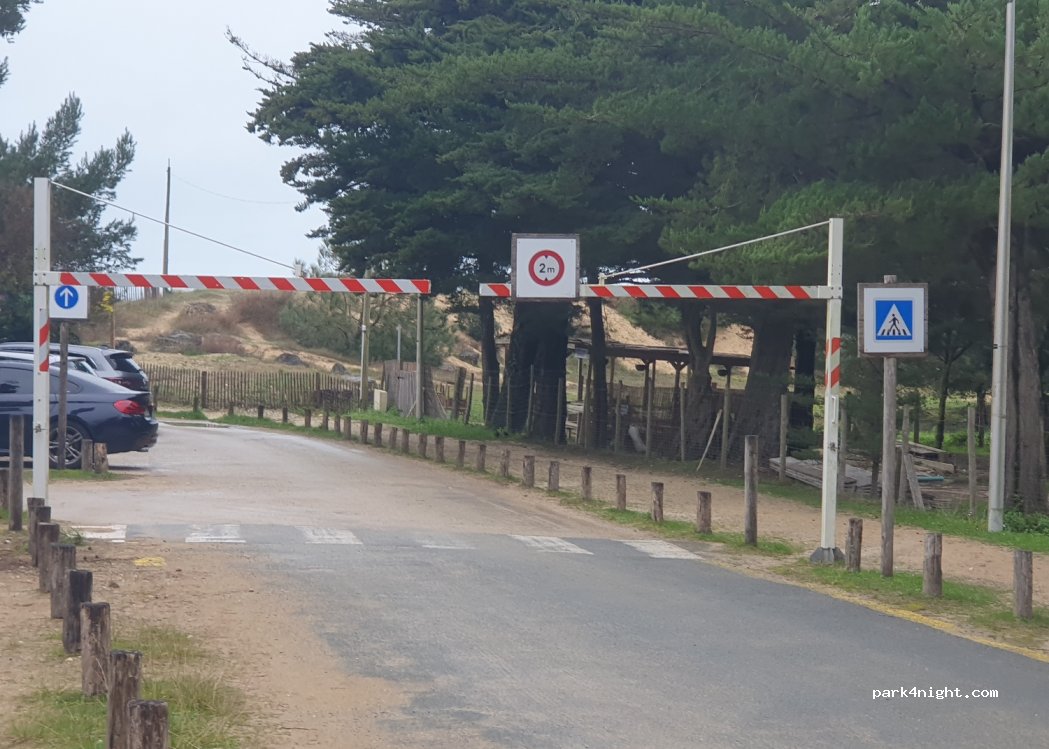 (17190) Saint-Georges-d'Oléron - Unnamed Road — foto 4