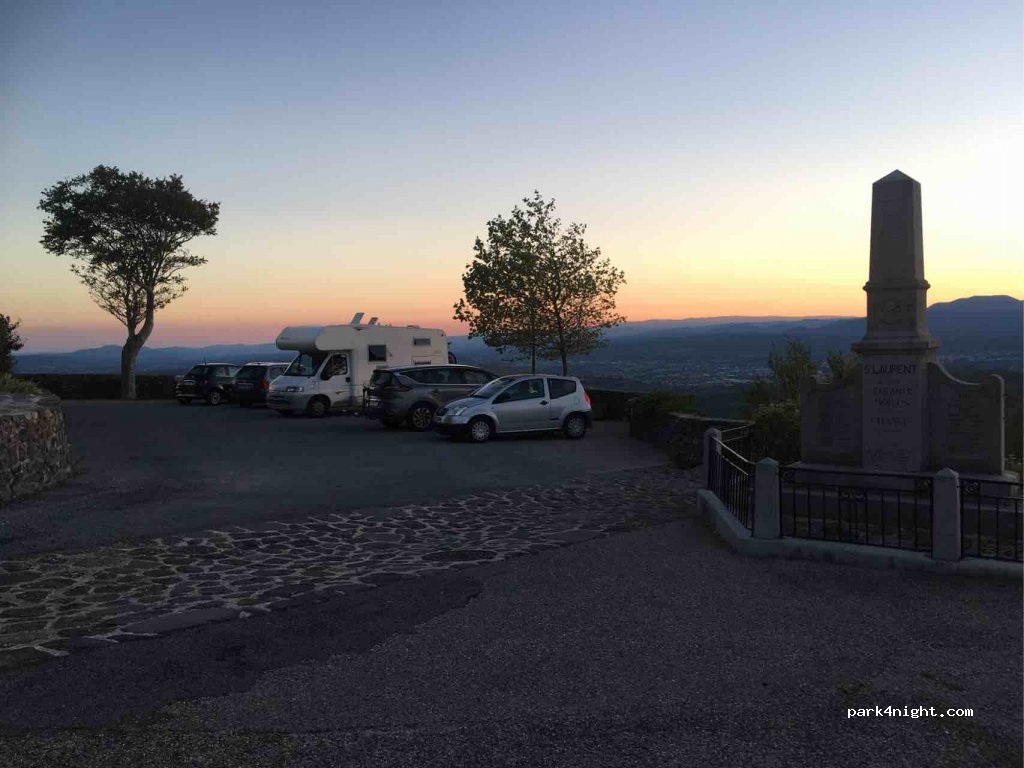 (07170) Saint-Laurent-sous-Coiron - Le Village — foto 2