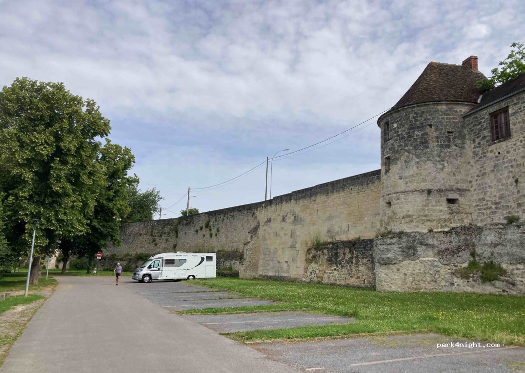 (02000) Laon - 1-9 Promenade Saint-Martin — foto 3
