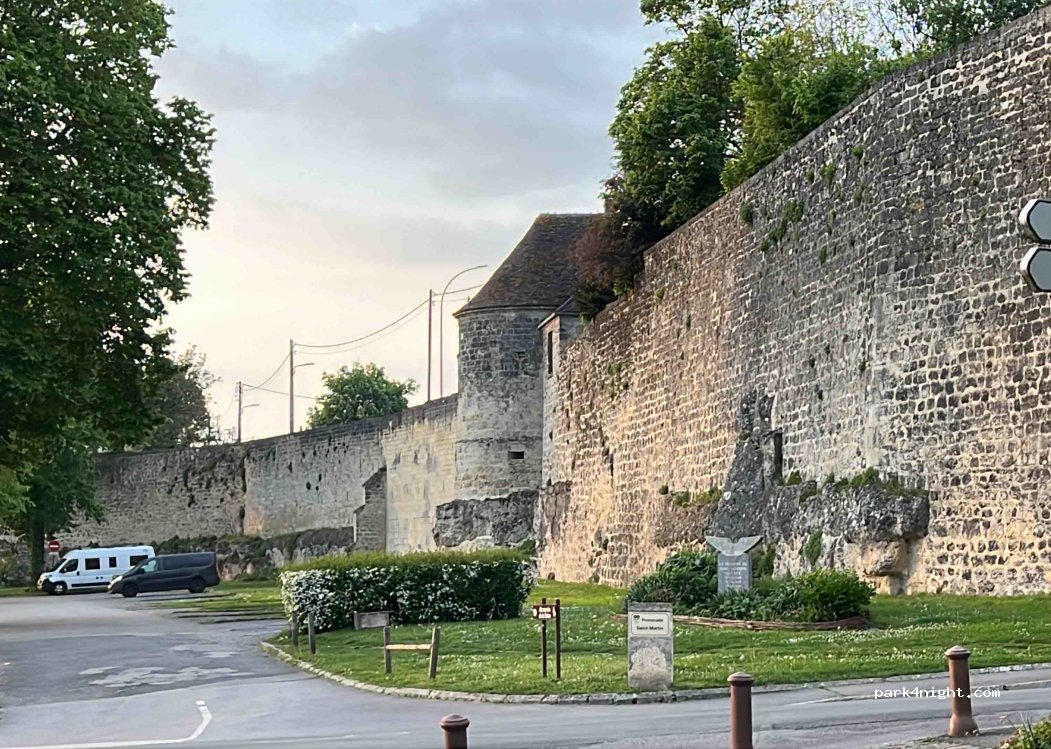 (02000) Laon - 1-9 Promenade Saint-Martin — foto 5
