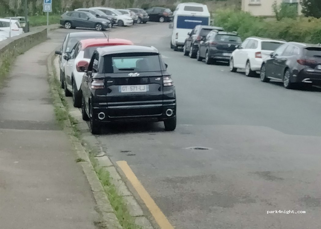 (29000) Quimper - 2 Rue Julien Furic du Run — foto 4