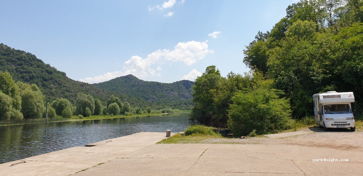 () Rijeka Crnojevića - Unnamed Road — foto