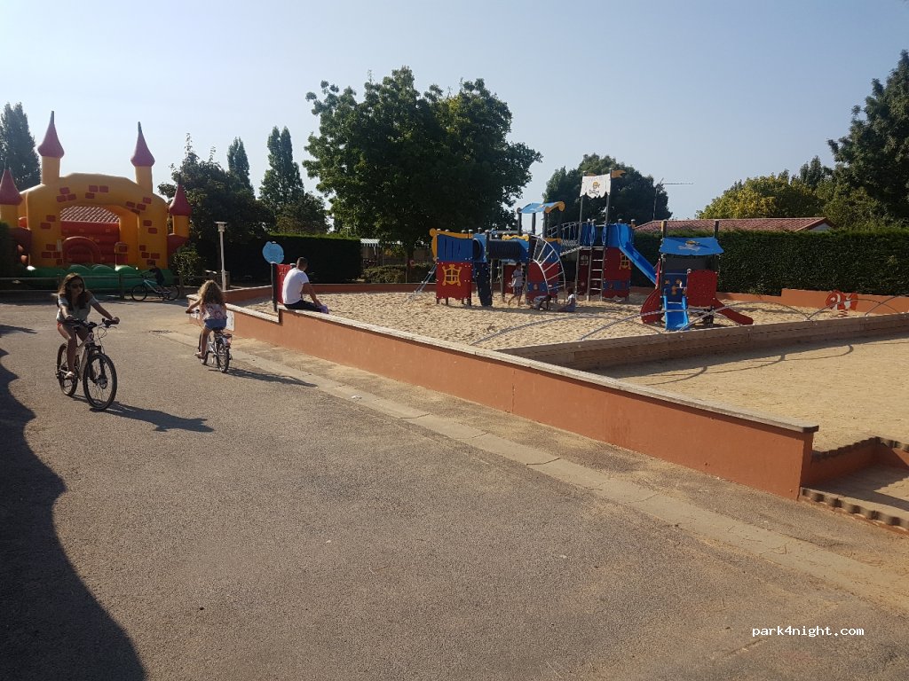 Camping Le Puits Rochais — foto 3