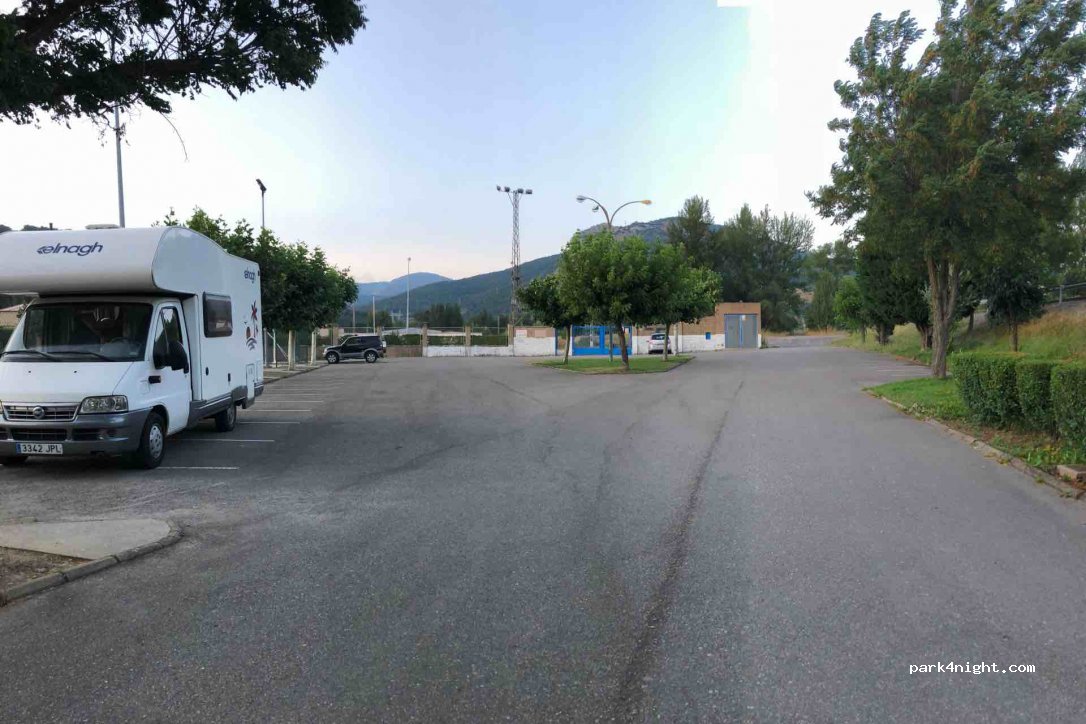 (24640) La Robla - 46 Carretera el Rabizo — foto