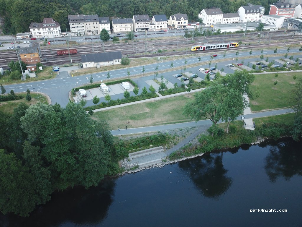 Wohnmobil Stellplatz im Lennepark — foto