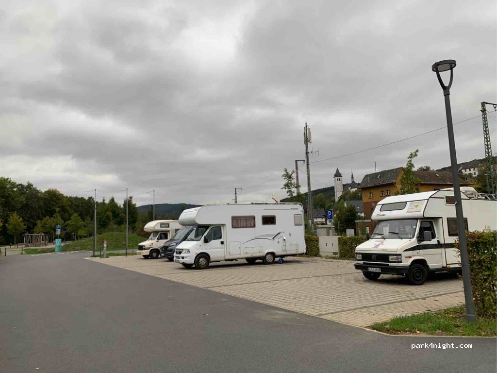 Wohnmobil Stellplatz im Lennepark — foto 2