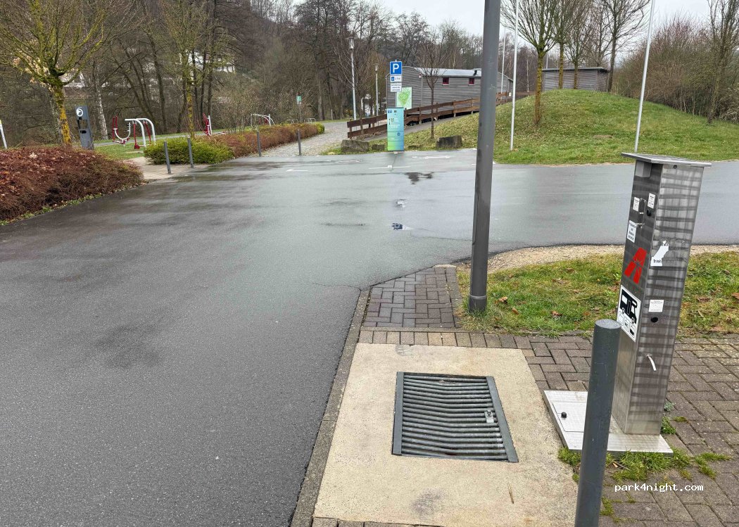 Wohnmobil Stellplatz im Lennepark — foto 4
