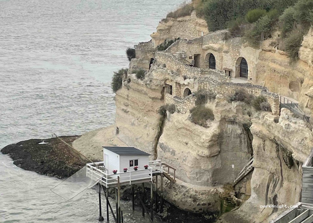 (17132) Meschers-sur-Gironde - 89-95 Boulevard de la Falaise — foto 3