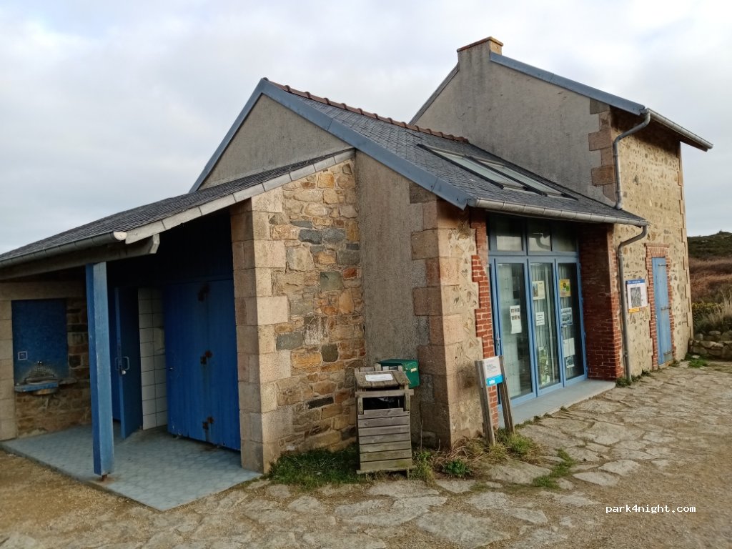(22820) Plougrescant - 3 Castel Meur — foto 2