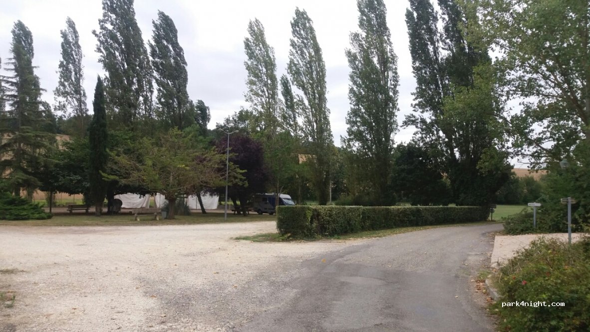 (32360) Antras - Unnamed Road — foto