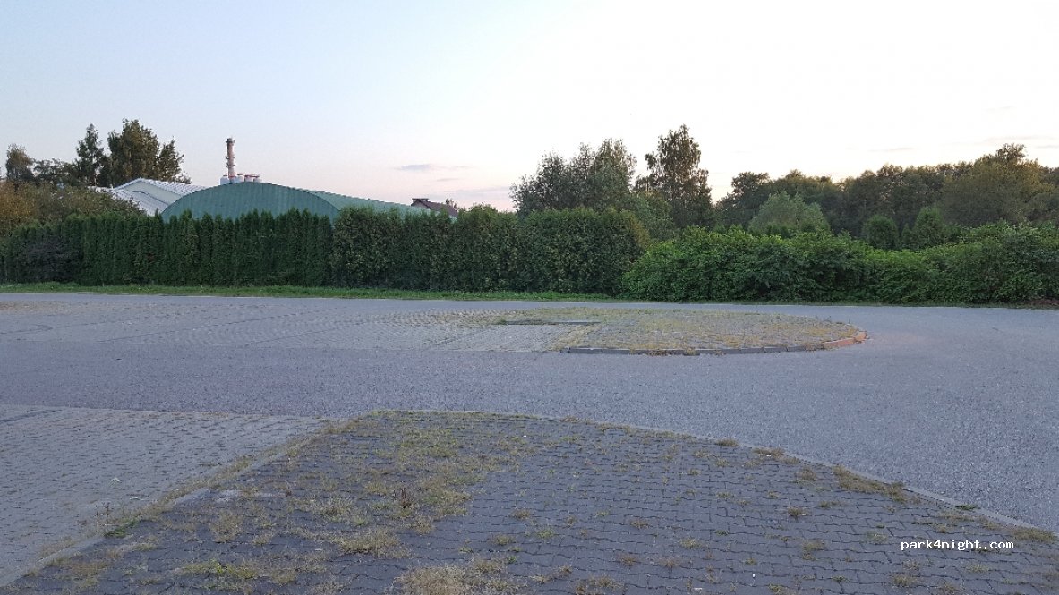(05-555) Tarczyn - 2 Dobrowolskiego — foto