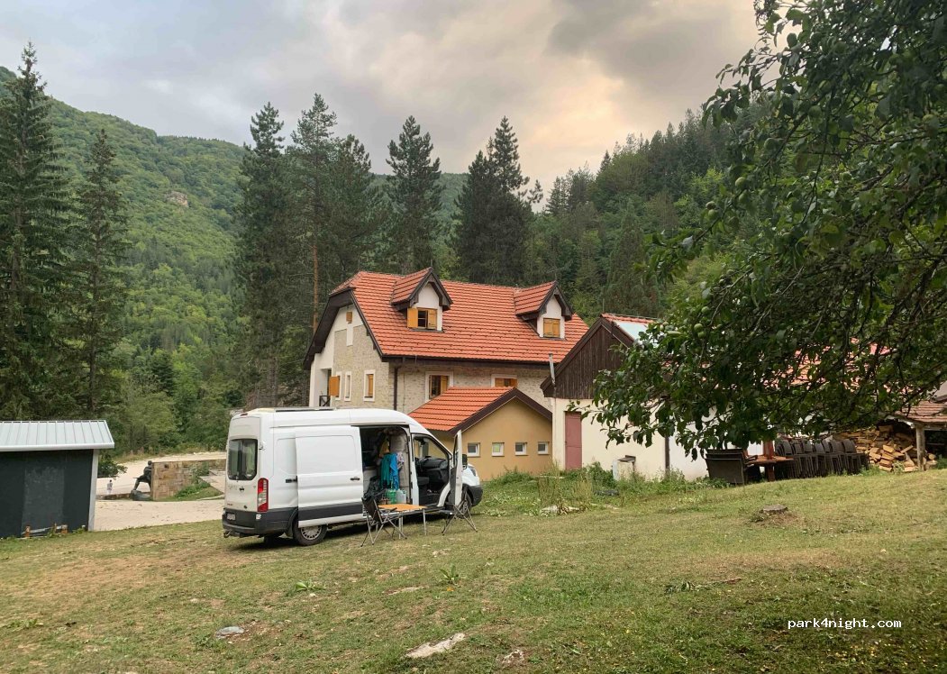 Комплекс Кораб Трница — foto