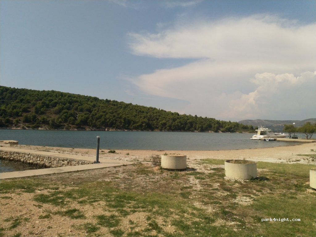 (22000) Jadrtovac - 1 Marinovi — foto