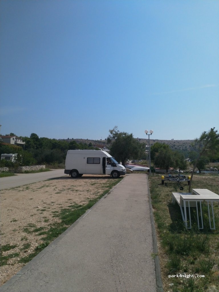 (22000) Jadrtovac - 1 Marinovi — foto 2