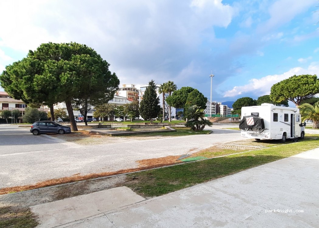 (88068) Soverato - Viale Moro — foto 4
