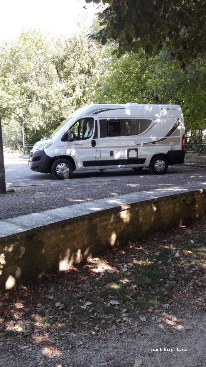 (21400) Châtillon-sur-Seine - 8 Place Marmont — foto 2