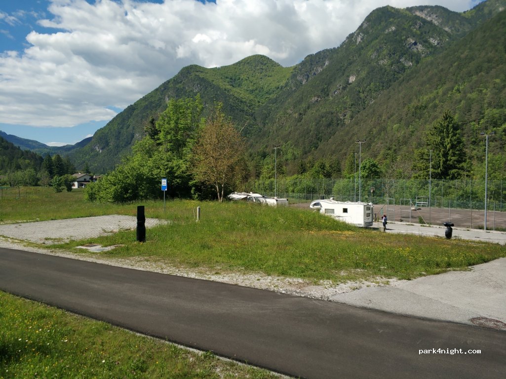 Area Sosta Camper Val d'Arzino — foto
