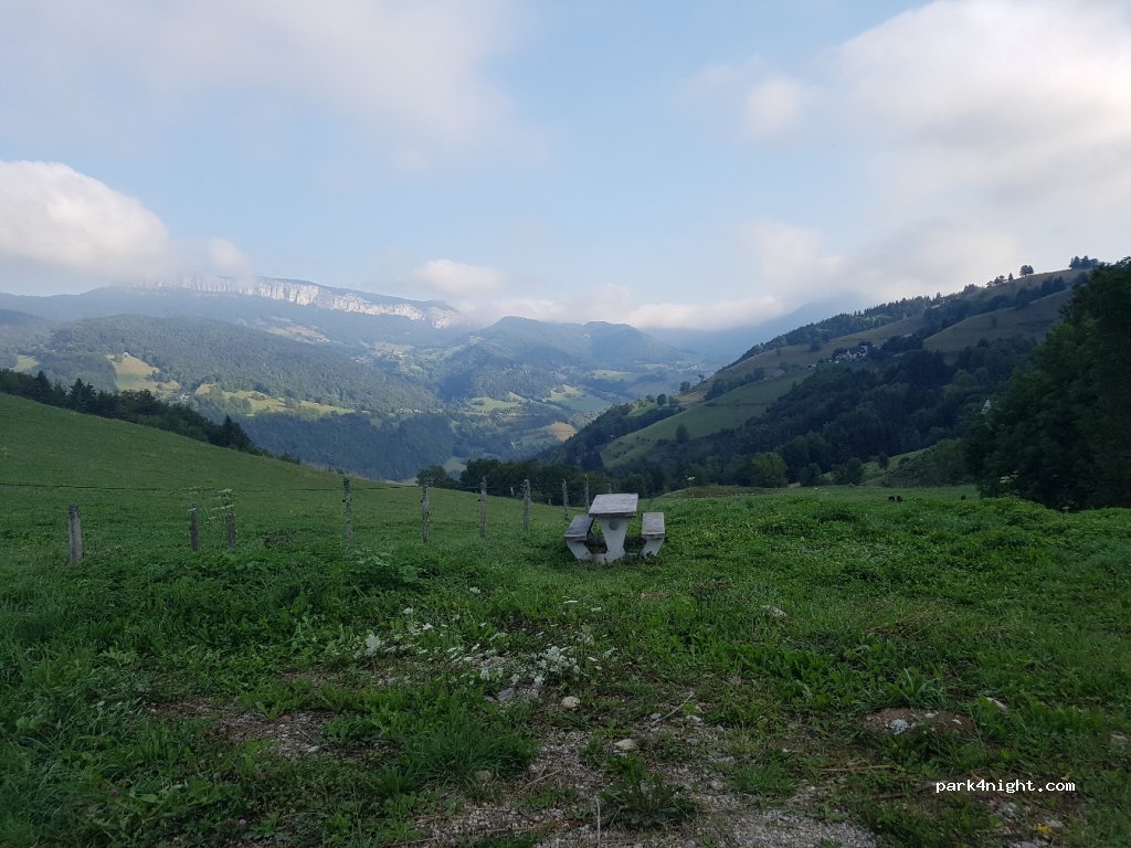 (73670) Saint-Pierre-d'Entremont - Unnamed Road — foto