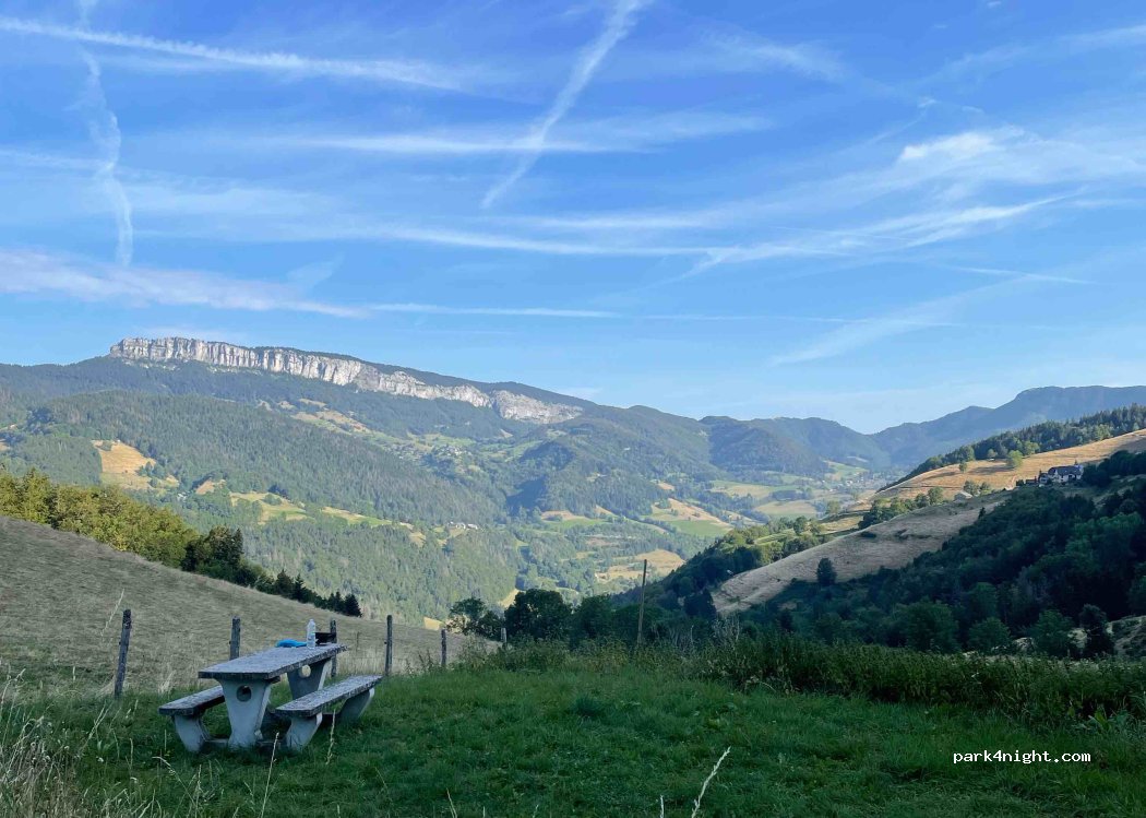 (73670) Saint-Pierre-d'Entremont - Unnamed Road — foto 3