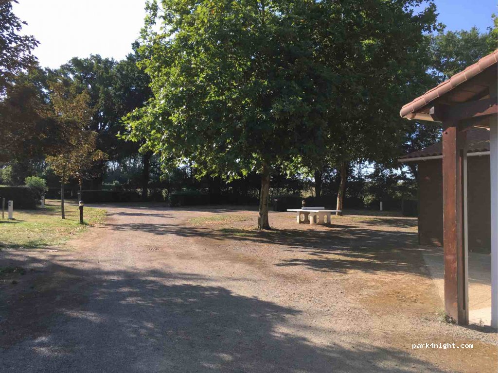 Camping de mon Village de Mouilleron-Saint-Germain — foto 2