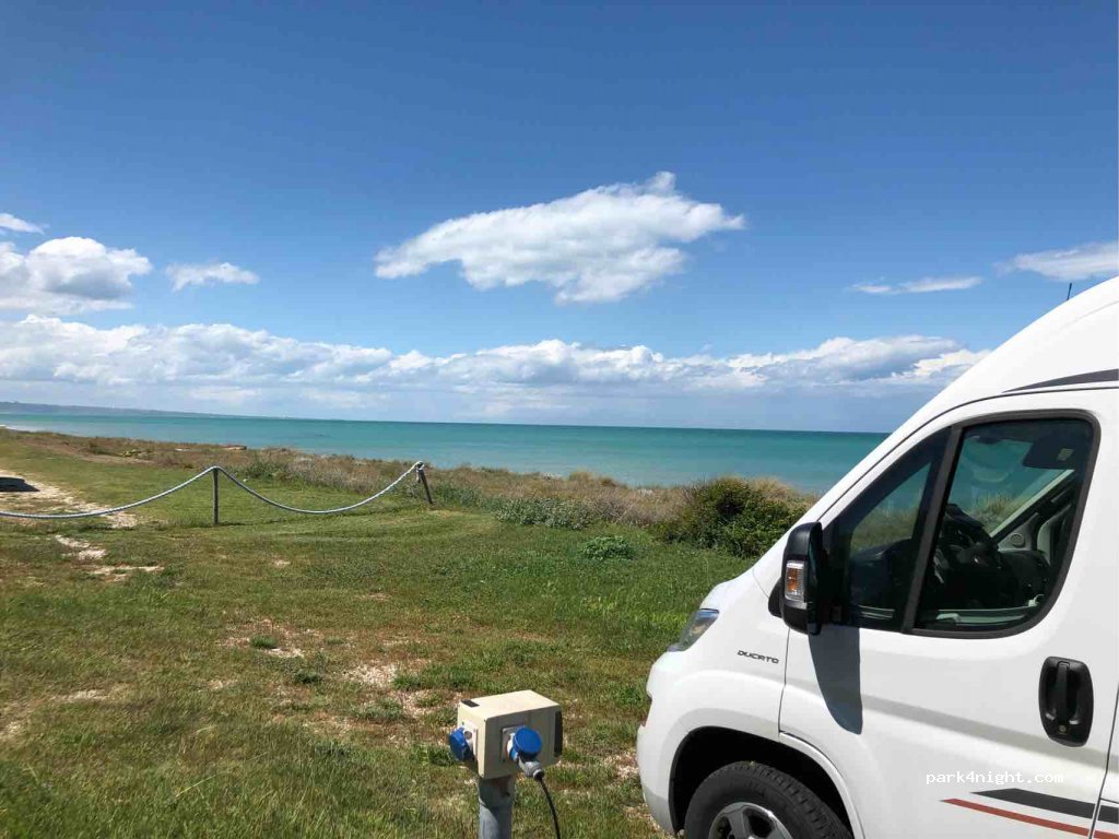 Area sosta camper Villaggio La Torre — foto