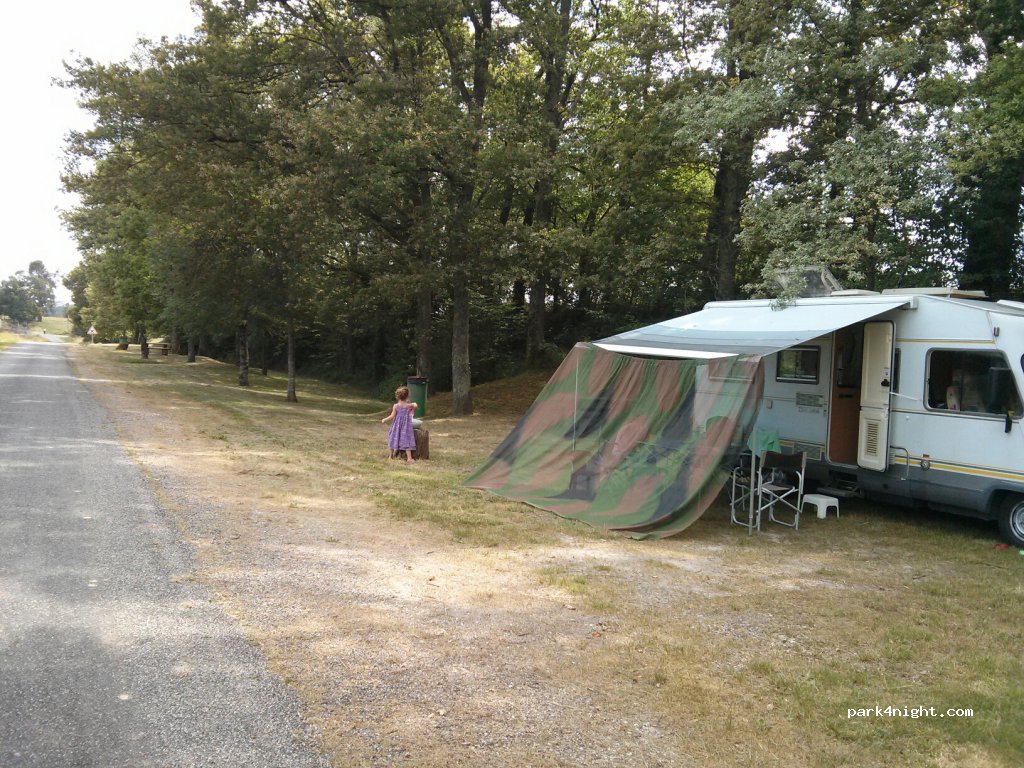 (31350) Péguilhan - 24-25 La Camelle — foto