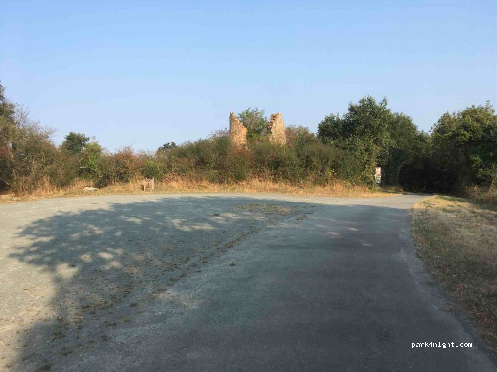 (85390) Mouilleron-en-Pareds - Le Bois du Rocher — foto 2