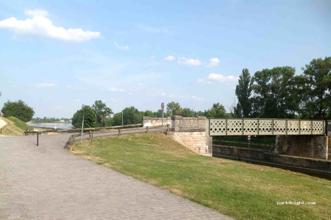 (45800) Saint-Jean-de-Braye - Place des Châtaigniers — foto