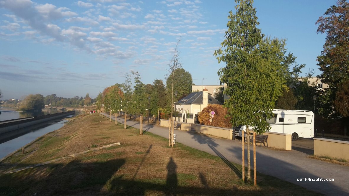 (45800) Saint-Jean-de-Braye - Place des Châtaigniers — foto 4