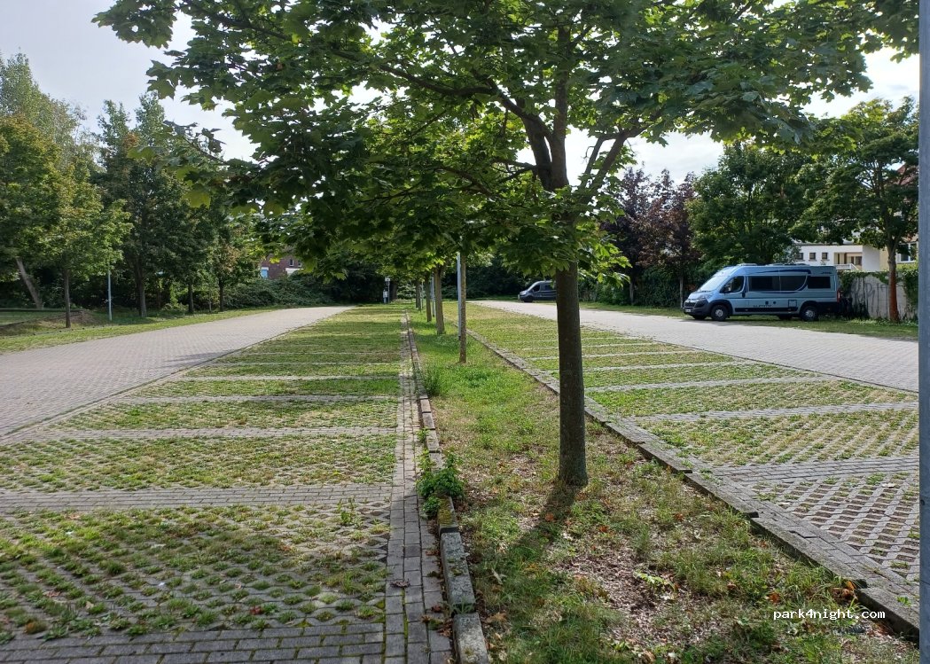 Parkplatz Gewächshäuser — foto 4