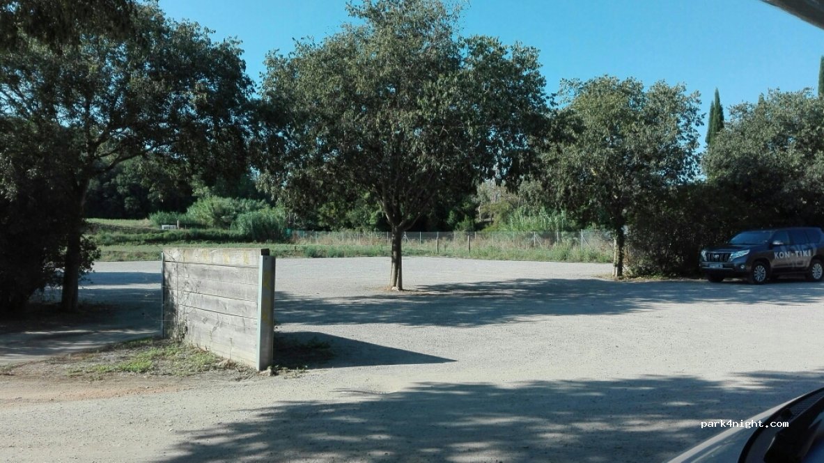 (17121) Monells - 19 Carrer de la Riera — foto